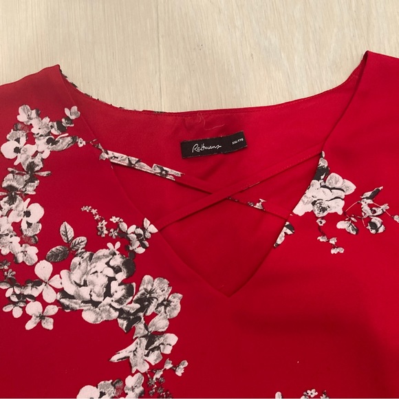 REITMANS red floral dress. - Picture 4 of 5